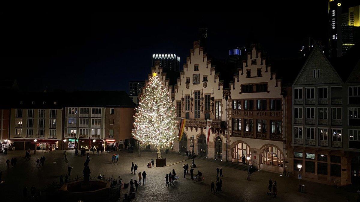 Frankfurt Nach Weihnachtsbaum Gespott Bertl Darf Endlich Leuchten