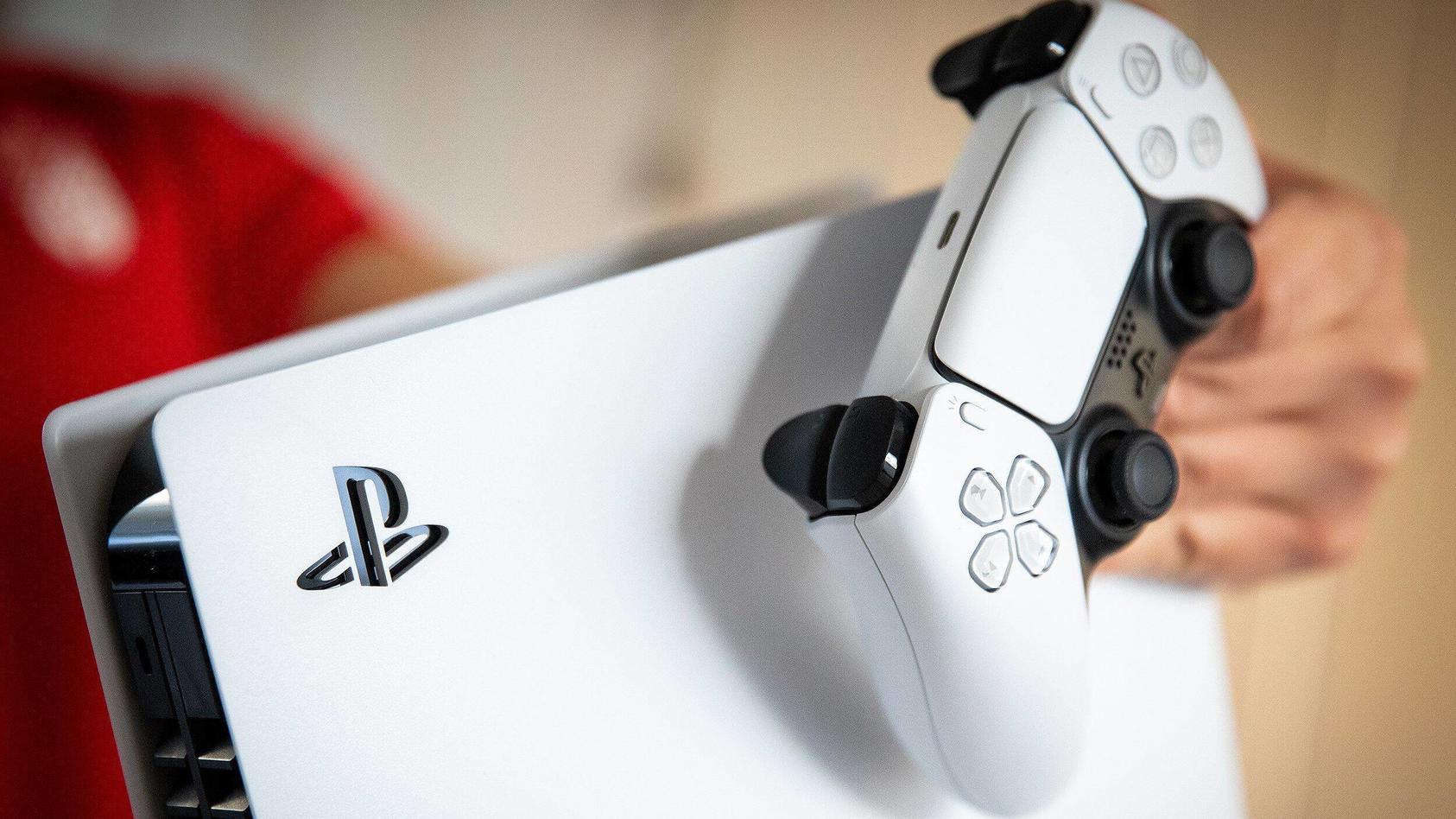  19-11-2020, Dordrecht - Nederlandse gamers kunnen vanaf vandaag de langverwachte PlayStation 5 gameconsole van Sony aanschaffen, heeft het Japanse elektronicaconcern bekendgemaakt. In Japan, Zuid-Korea, de Verenigde Staten, Canada, Mexico, Australi 