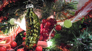 Weihnachts-Gurke als Christbaumanhänger