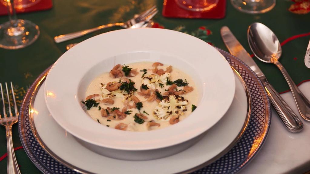 Blumenkohlsuppe mit Kräuteröl