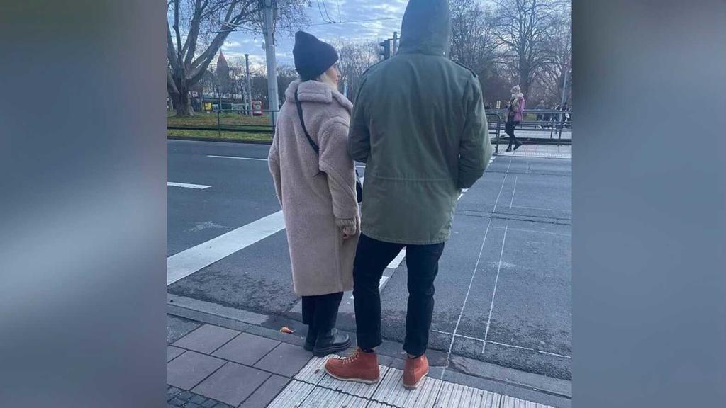 Caro Daur und Tommi Schmitt wurden in Köln beim Spazierengehen gesichtet