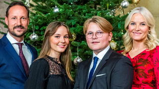Norway's royal family, Crown Prince Haakon, Princess Ingrid Alexandra, Prince Sverre Magnus and Crown Princess Mette-Marit pose for Christmas photography at the Royal Palace in Oslo, Norway, December 15, 2020. Picture taken December 15, 2020. Hakon Mosvold Larsen/NTB via REUTERS THIS IMAGE HAS BEEN SUPPLIED BY A THIRD PARTY. NORWAY OUT. NO COMMERCIAL OR EDITORIAL SALES IN NORWAY