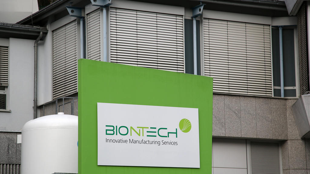 BioNTech Werk in Idar-Oberstein, Rheinland-Pfalz, Ein Firmensitz des Impfstoff-Herstellers. 18.12.2020, BioNTech Werk in Idar-Oberstein 18.12.2020, BioNTech Werk in Idar-Oberstein *** 18 12 2020, BioNTech plant in Idar Oberstein, Rhinela
