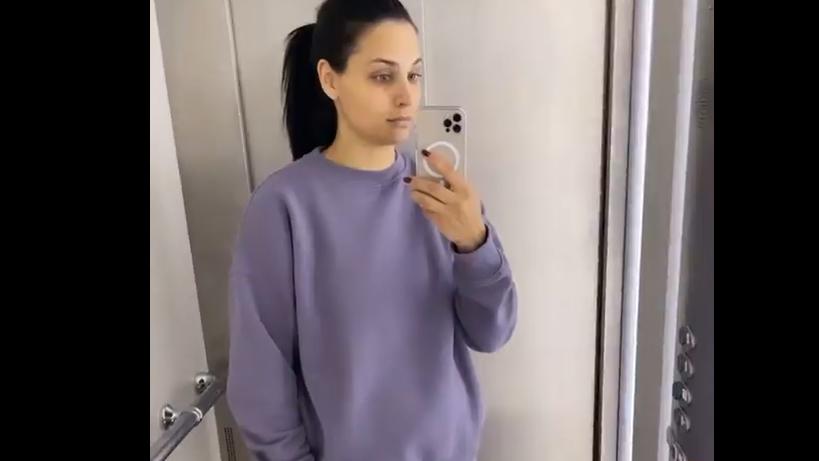 "Hallo Augenringe!" Amira Pocher zeigt sich wenige Tage nach der Geburt.