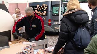In Frankfurt konnten sich Bedürftige an Neujahr eine Pizza umsonst abholen.