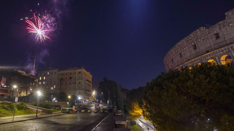 Rom: Feuerwerk trotz Böllerverbots - Hunderte Vögel fallen tot vom Himmel