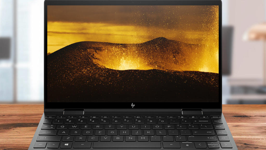 HP-Notebook im Wohnzimmer.