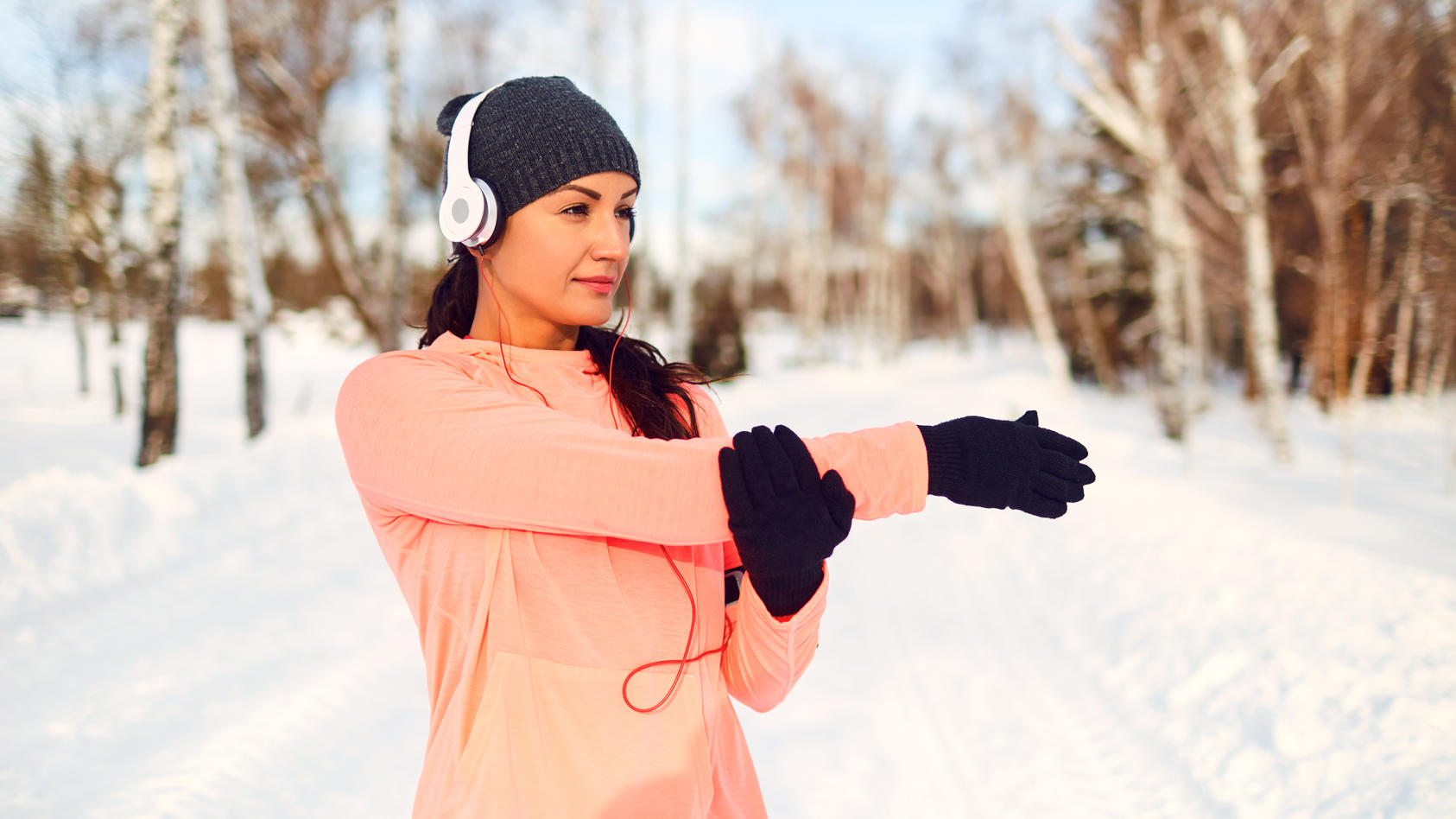 Auch wenn es draußen schneit, tut Sport unserem Körper an der frischen Luft gut!