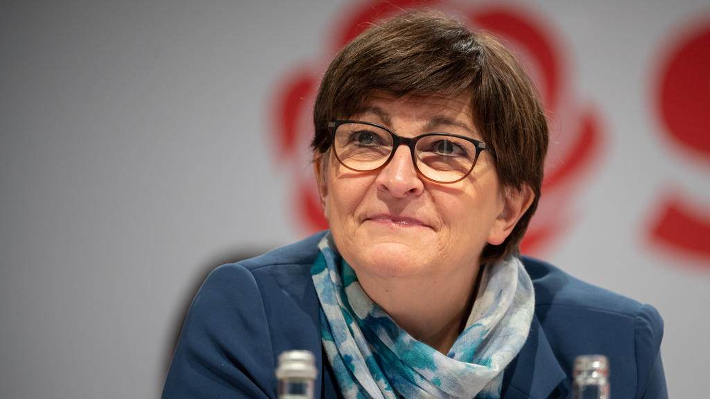 ARCHIV - 14.11.2020, Baden-Württemberg, Stuttgart: Saskia Esken, SPD-Parteivorsitzende, nimmt an einem eintägigen Online-Parteitag der SPD Baden-Württemberg teil. (zu dpa «SPD-Chefin Esken: Reiche sollen in Krise größeren Beitrag leisten») Foto: Seba