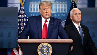  President Donald Trump, joined by Vice President Mike Pence, delivers brief remarks on the stock market and the Dow reaching 30,000 for the first time in history, at the White House in Washington, DC on Tuesday, November 24, 2020. PUBLICATIONxINxGERxSUIxAUTxHUNxONLY WAP20201124320 KEVINxDIETSCH