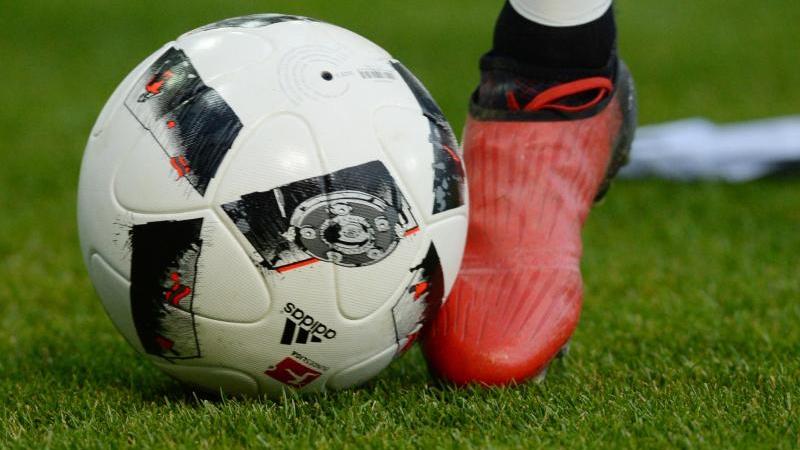 Ein Fußball-Spiel. Foto: Patrick Seeger/dpa/Symbolbild