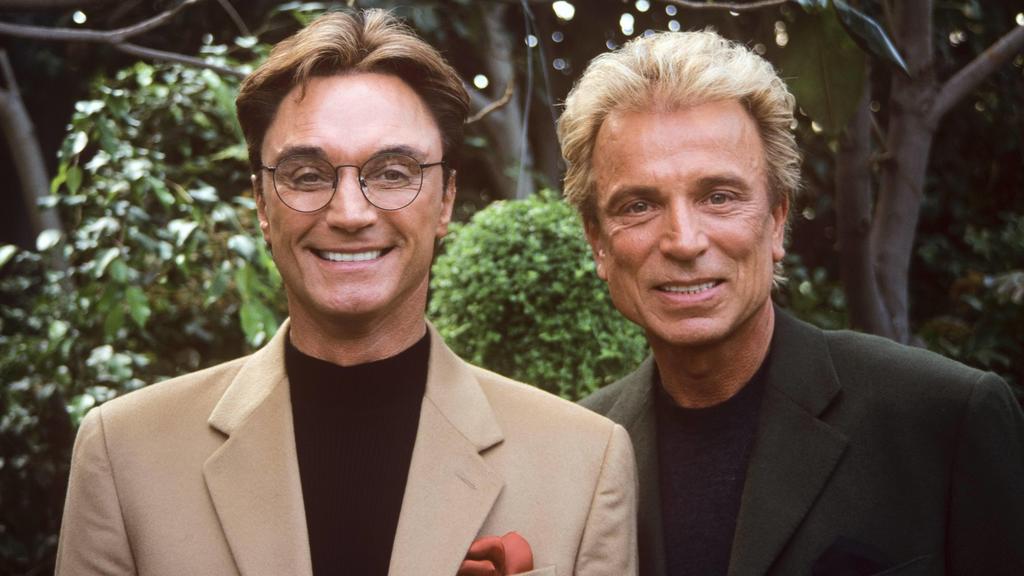  Siegfried & Roy Siegfried Fischbacher and Roy Horn circa 2000. Reproduction by American tabloids is absolutely forbidden. Beverly Hills CA United States PUBLICATIONxINxGERxSUIxAUTxONLY Copyright: xJeanxCummingsx 31315_158JRC