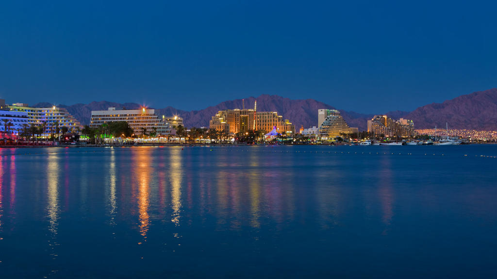 Der israelische Ferienort Eilat am Roten Meer und ein Ort am Toten Meer sind von der Regierung als "grüne Tourismusinseln" definiert worden.