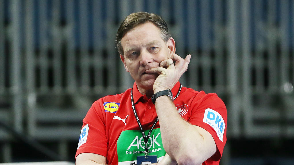 Deutschland vs. Österreich, Handball Länderspiel, EM-Qualifikation, Trainer Alfred Gislason, Lanxessarena Köln, 10.01.2021, *** Sport Germany vs Austria, Handball international match, European Championship qualification, Coach Alfred Gislason, Lanxe