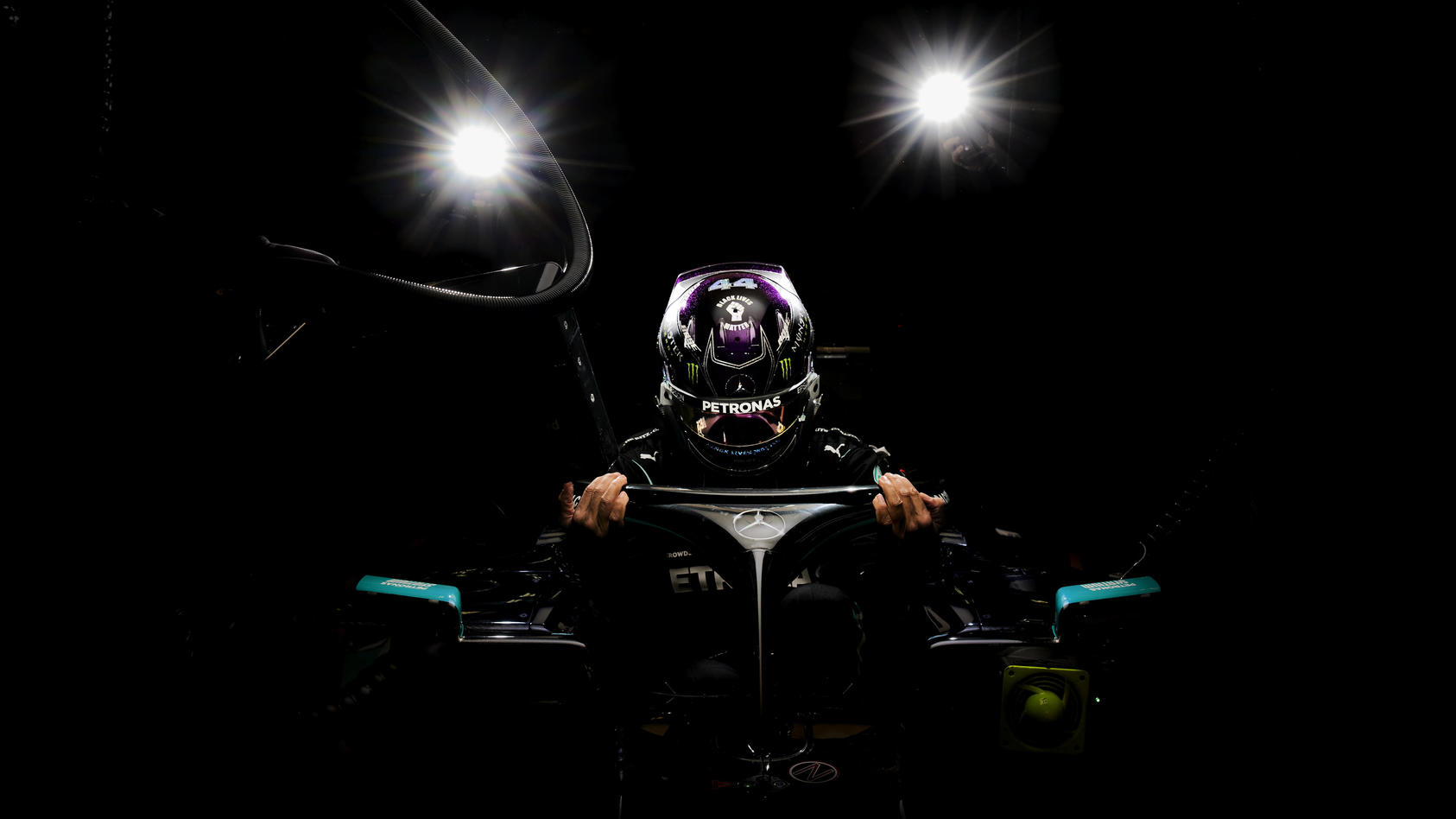 Lewis Hamiltons Cockpit sollte 2021 an Russell gehen - 2022 kann er dann wieder einsteigen.