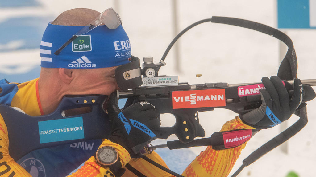 15.01.2021 Weltcup Biathlon Oberhof -Staffel Männer 24 Staffeln über 4x7,5 km Start der Staffeln - Staffel Männner Liegend Schießen Erik Lesser GER Aktion *** 15 01 2021 World Cup Biathlon Oberhof Relay Men 24 Relays over 4x7,5 km Start of Relay Men