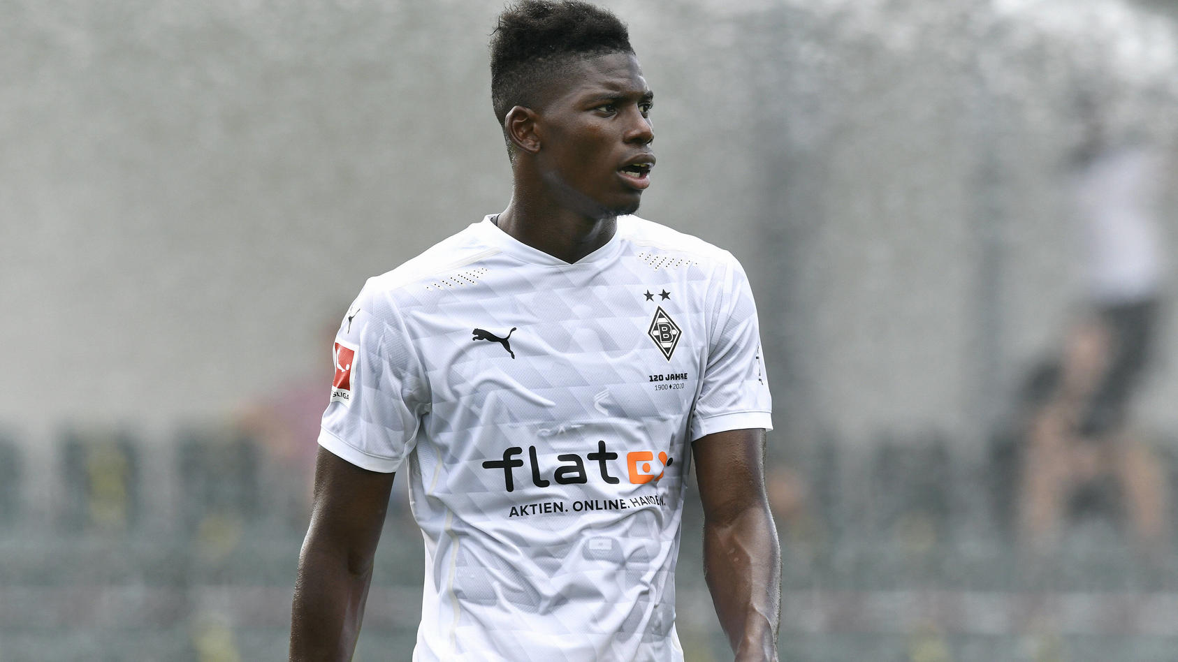 Breel Embolo Gladbach Sturmer Muss Corona Bussgeld Zahlen