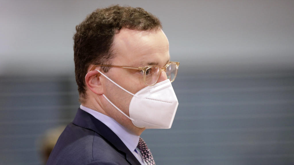 Zu wenig Impfstoff: Jens Spahn steht in der Kritik.