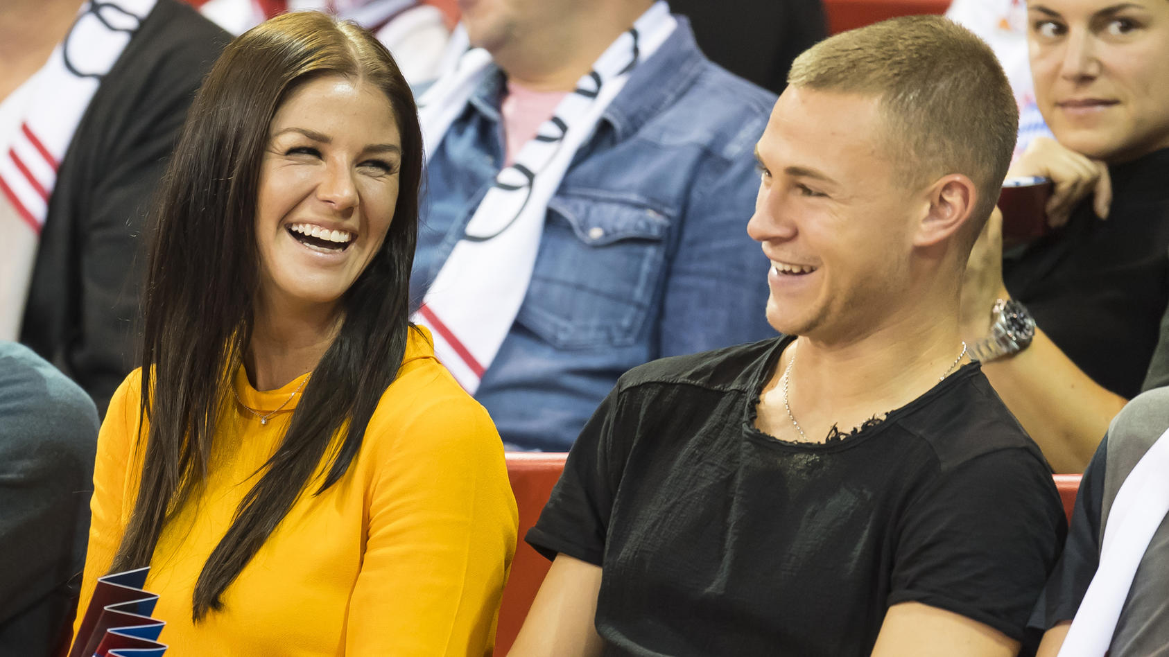 Fc Bayern Star Joshua Kimmich And Freundin Lina Meyer Zeigen Süße Bilder Ihrer Kinder