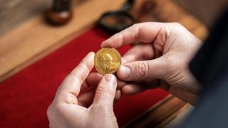 Alte russische Goldmünze für 210 000 Euro versteigert