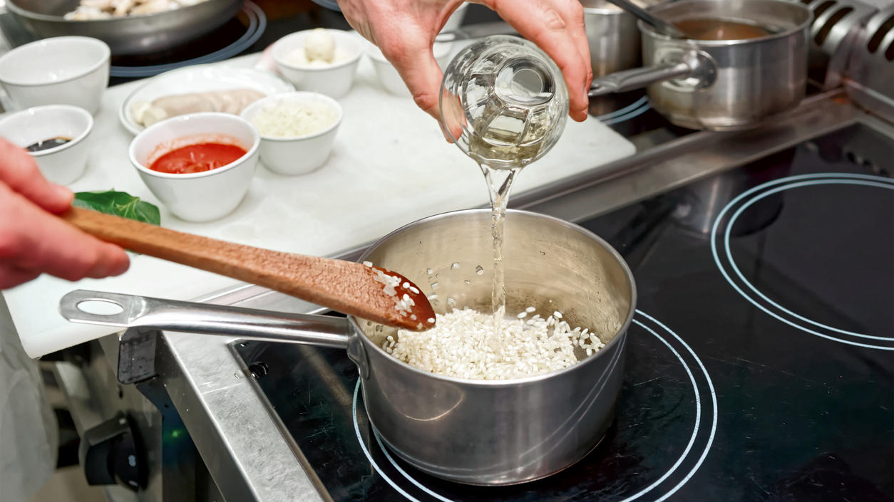 Muss man Reis vor dem Kochen waschen? Bei diesen Sorten sollten Sie nicht  drauf verzichten!