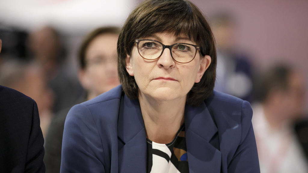 SPD-Chefin Saskia Esken setzt sich für neuen Kinderbonus ein