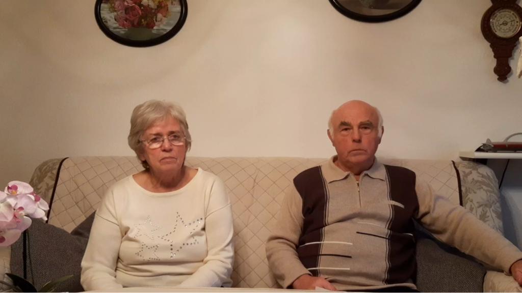 Ehepaar auf Couch