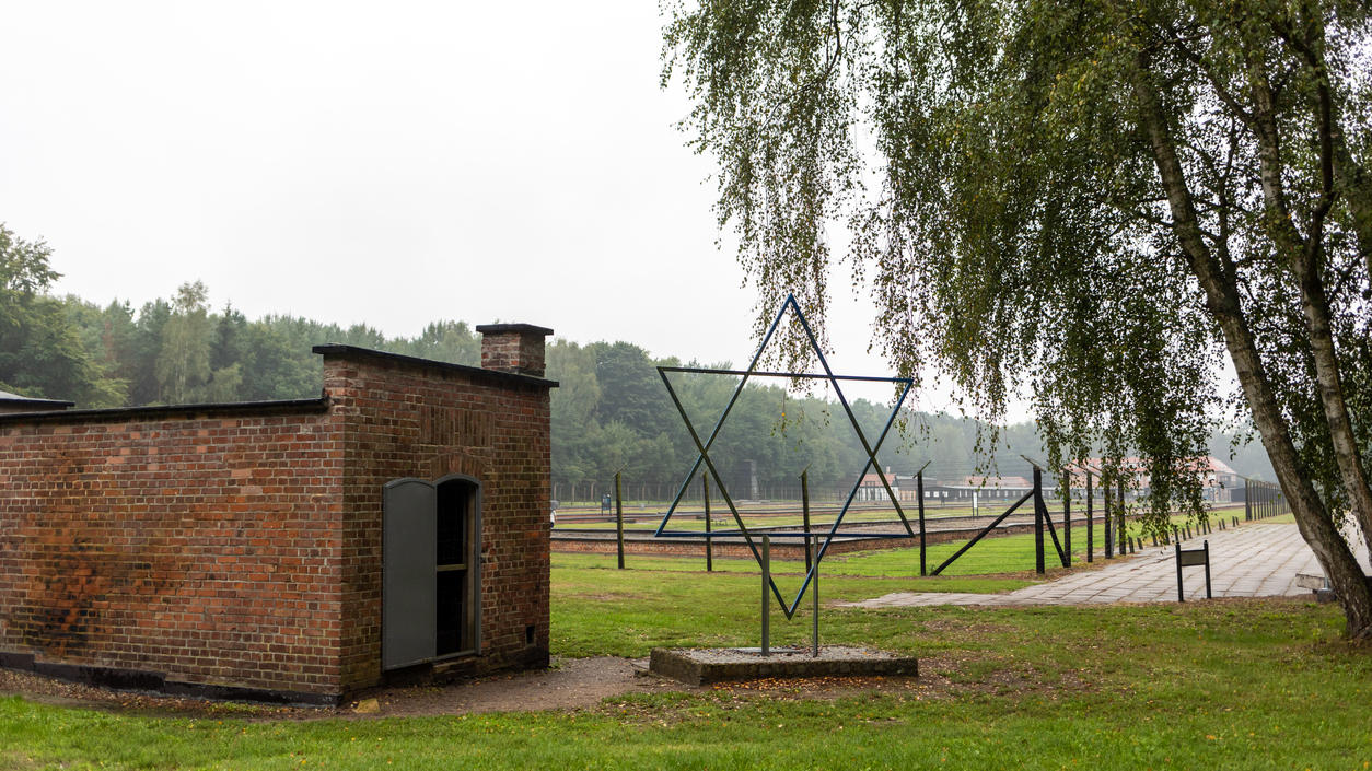 Der symbolische Davidstern neben der Gaskammer im ehemaligen Konzentrationslager Stutthof.