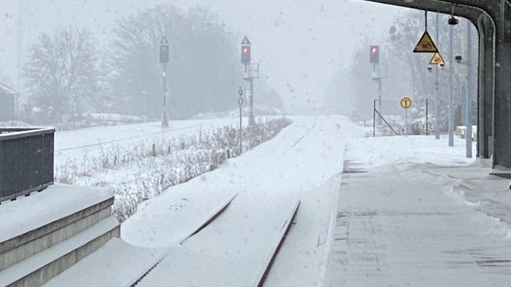 Schneechaos: Nichts geht mehr am Bahnhof in Werningerode
