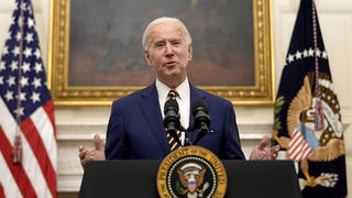  Photo by Ken Cedeno/UPIUnited States President Joe Biden delivers remarks on his administrations response to the economic crisis and signs executive orders in the State Dining Room of the White House in Washington, DC on Friday, January 22, 2021. PUBLICATIONxNOTxINxUSA Copyright: xKenxCedenox/xPoolxviaxCNPx/MediaPunchx