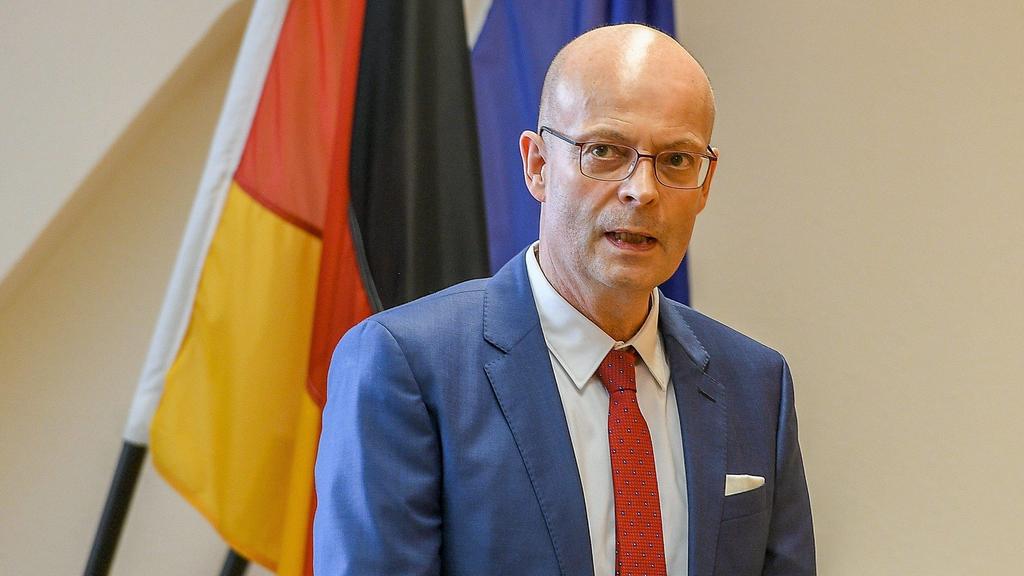 Dr. Bernd Wiegand ist Oberbürgermeister in Halle.