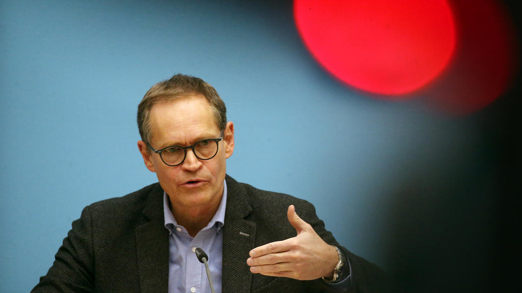 Michael Müller (SPD), Regierender Bürgermeister, gibt eine Pressekonferenz nach Ende der Senatssitzung und beantwortet Fragen von Journalisten.