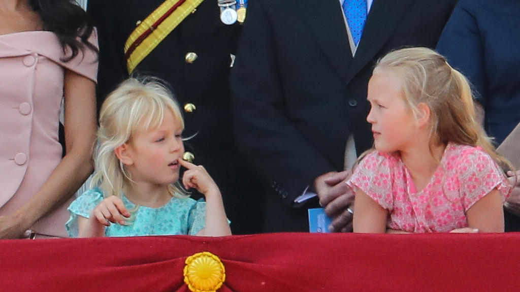 Savannah und Isla bei der Geburtstagsparade der Queen 2018.