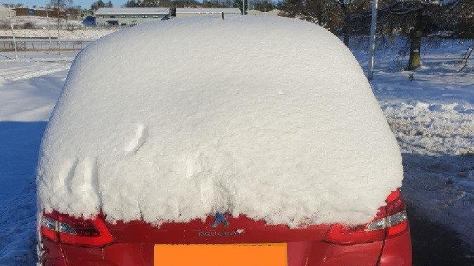 Auto zugeschneit Dundee