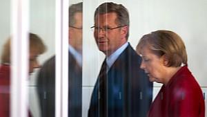 Kreditaffäre: Merkel vertraut ihrem Präsidenten