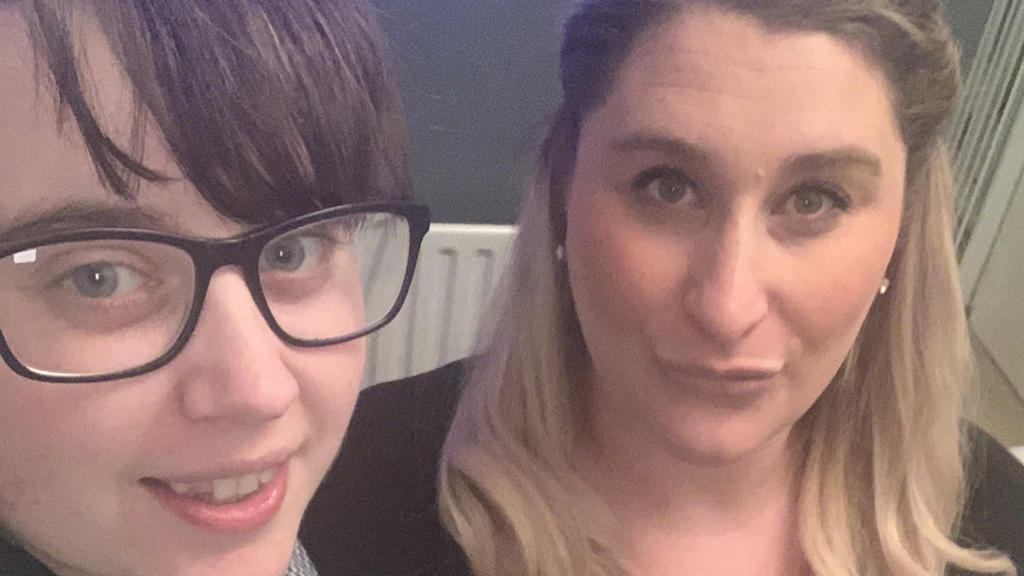 Emily Rospo und Samantha Hughes sind die Mütter des "Sandwichtüten-Babys"