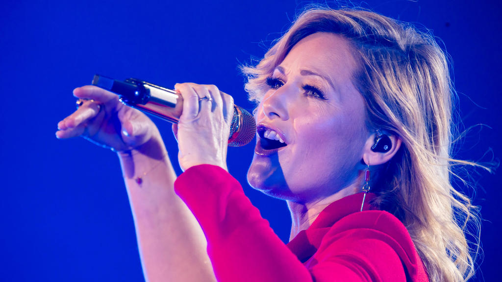 Helene Fischer singt mit Josh Groban das Duett „I’ll Stand By You“