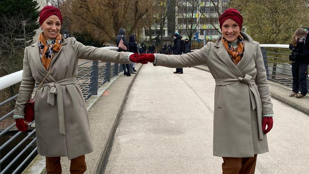 Diese beiden sehen sich zum Verwechseln ähnlich: Vildan Cirpan (l) und Fritzi (r).