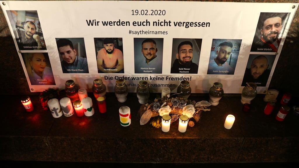 Mit Bildern und Kerzen wurde der Opfer gedacht. 
