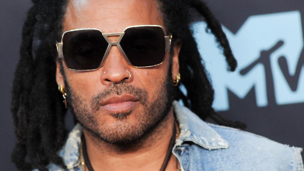 Lenny Kravitz sendet ein Stoßgebet Richtung Himmel, als er von Naomis Baby-Glück erfährt.