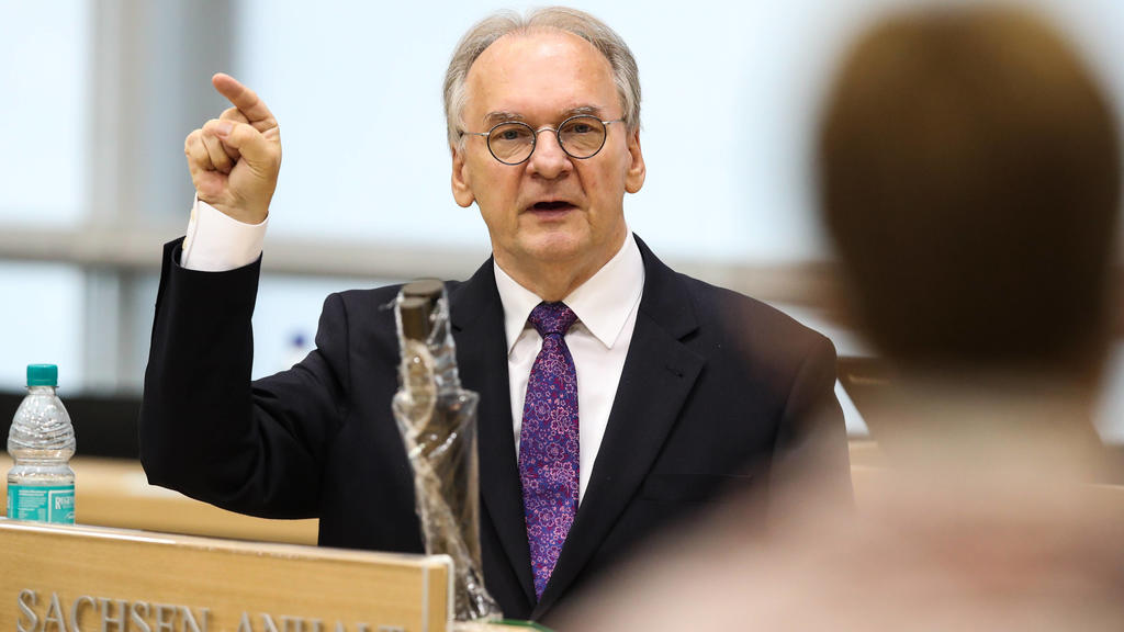 Ministerpraesident Dr. Reiner Haseloff CDU,Sachsen Anhalt - Landtagssitzung im Landtag von Sachsen Anhalt.