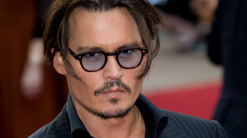 Paradis jagt Depp aus dem Haus