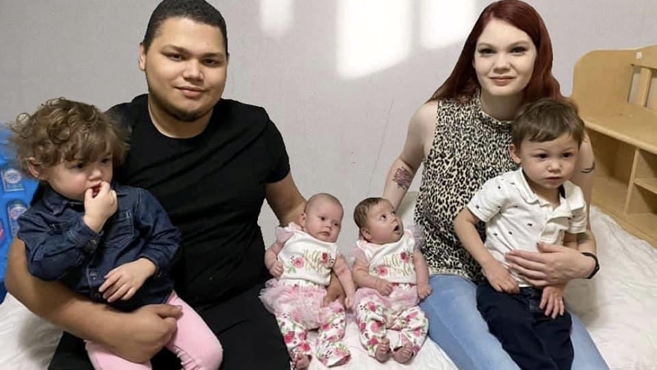 Maggie Rojas und ihr Mann Kenrrik mit ihren vier Kindern