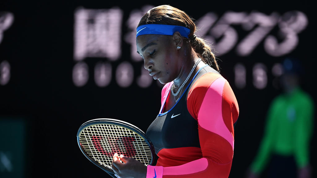 TENNIS AUSTRALIAN OPEN, Serena Williams of the United States reacts during her Women s singles semifinals match against Naomi Osaka of Japan on Day 11 of the Australian Open at Melbourne Park in Melbourne, Thursday, February 18, 2021. ACHTUNG: NUR