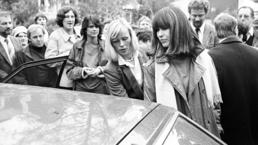 Marianne Bachmeier 11/82 hör Der Prozess Marianne Bachmeier am 2. November 1982 Frau deutsch Deutsche Mutter Mörderin Mord Kriminalfall Fall Kriminalität kriminell Verbrechen Verbrecherin tötete im Gerichtssaal Saal Gericht den mutmaßlichen Mörder i