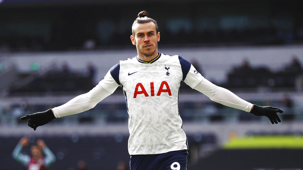 Tottenham Hotspur v Burnley - Premier League - Tottenham Hotspur Stadium Tottenham Hotspur s Gareth Bale celebrates scoring their side s first goal of the game during the Premier League match at the Tottenham Hotspur Stadium, London. Picture date: S