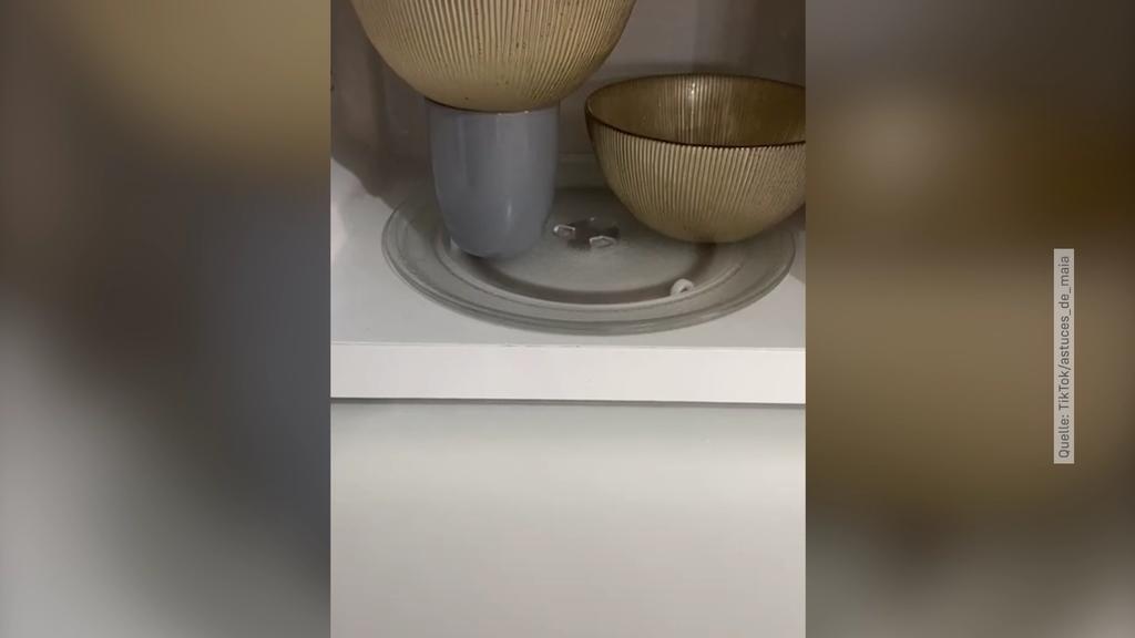 Zwei Teller gleichzeitig aufwärmen geht mit diesem Trick ganz einfach