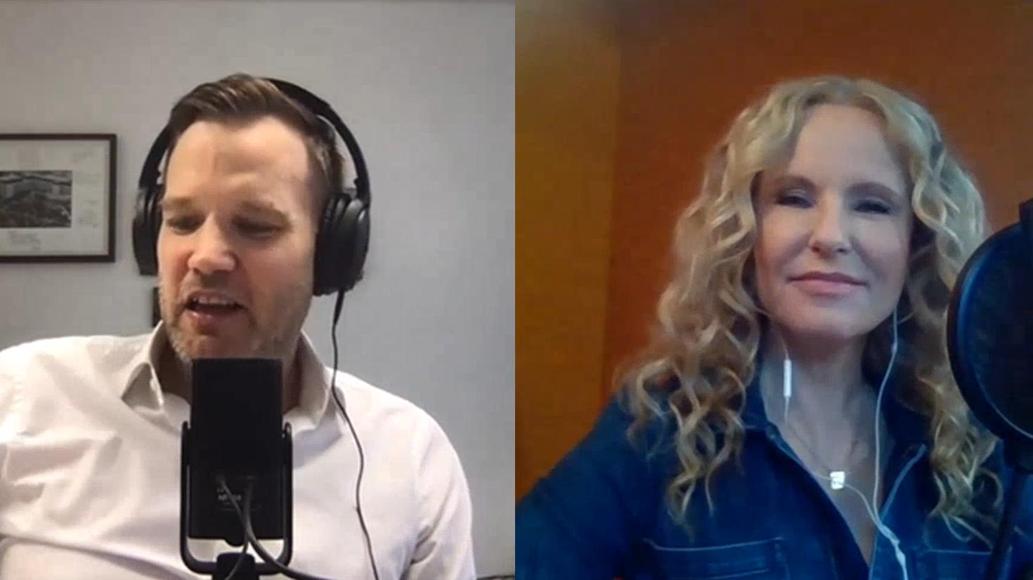 Hendrik Streeck und Katja Burkard bei den Aufnahmen zu "Hotspot - der Pandemie-Talk".