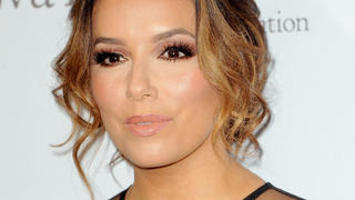 So gestylt kennen wir Eva Longoria , aber sie zeigt sich bei Instagram auch ungeschminkt.
