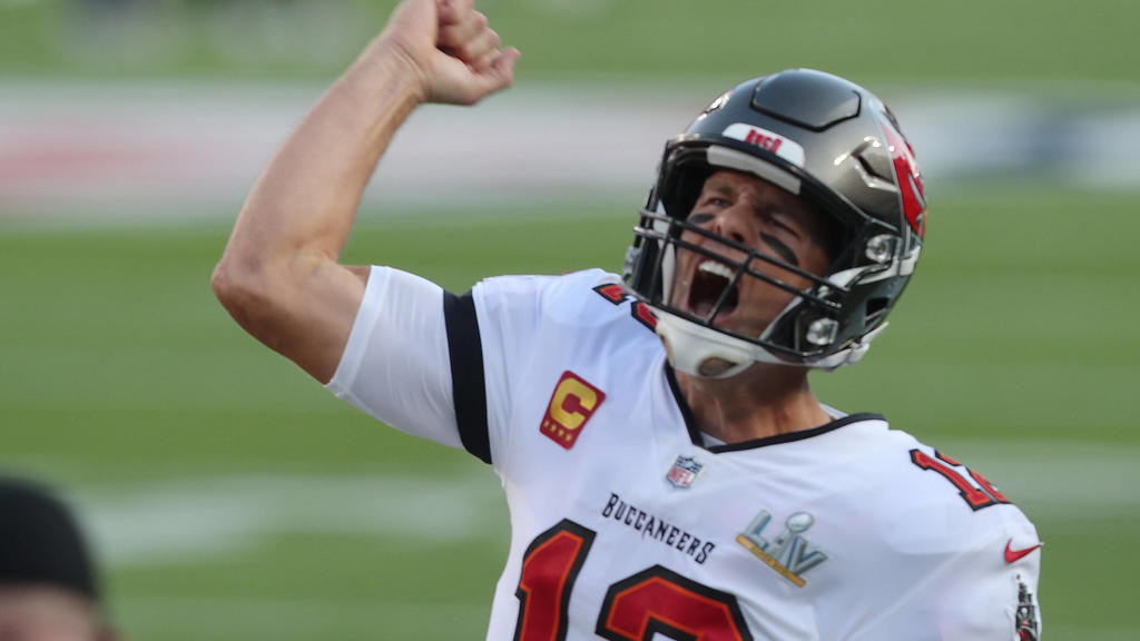 February 7, 2021, Tampa, FL: Tampa Bay Buccaneers quarterback Tom Brady gets fired up on the field before Super Bowl LV at Raymond James Stadium in Tampa, Florida, on Sunday, Feb. 7, 2021. Tampa - ZUMAm67_ 20210207_zaf_m67_033 Copyright: xTravisxHey